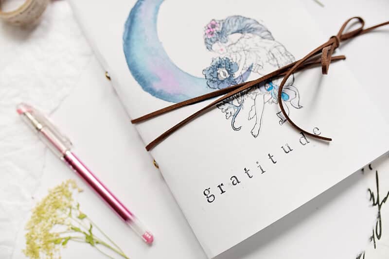 DIY GRATITUDE JORUNAL FOR MINDFUL ART JOURNALING