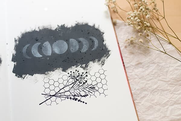 How to use stencils to make a wonderful art journal page