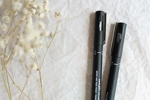 art journal supplies fine tip pens