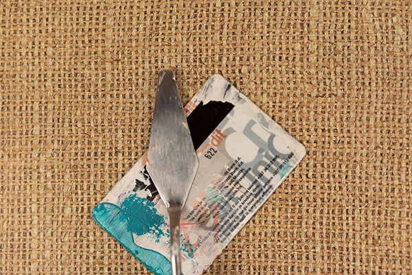 palette knife and a credit card