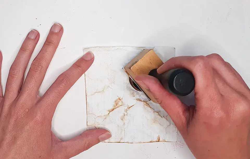 applying distress in to paper