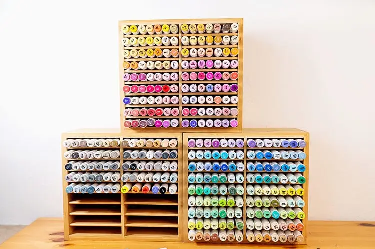 ohuhu alcohol markers in shelves